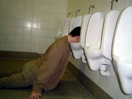 drunk_man_in_urinal_I_gave_up_drinking_when_I_woke_up_collection-s470x353-52597-580